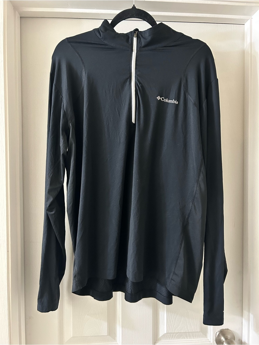 Columbia Men’s Black Long-Sleeve
